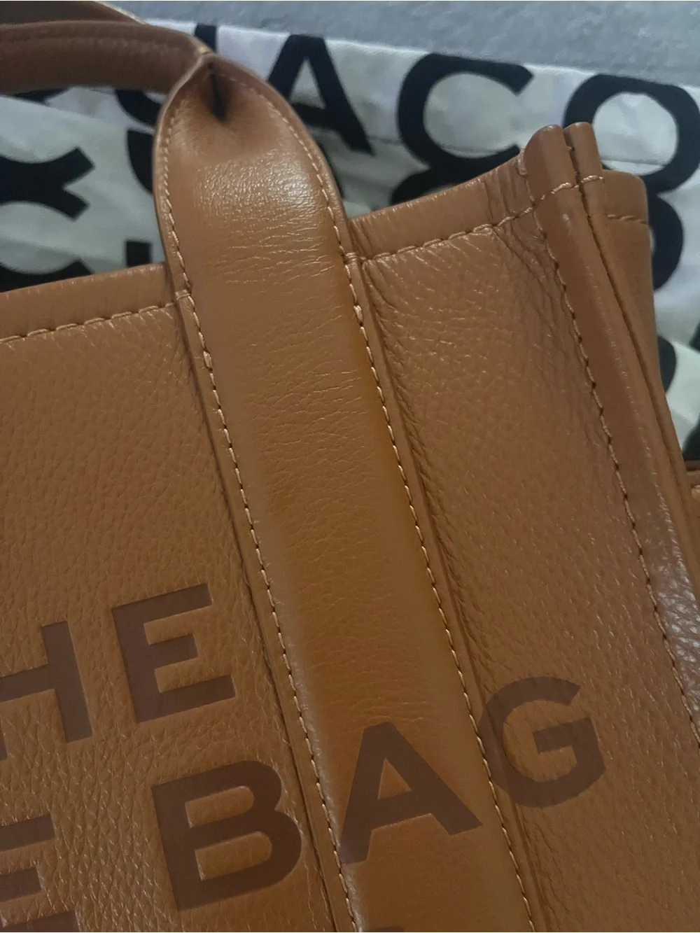 Marc Jacobs Leather The Tote SMALL size - Picture 9 of 15